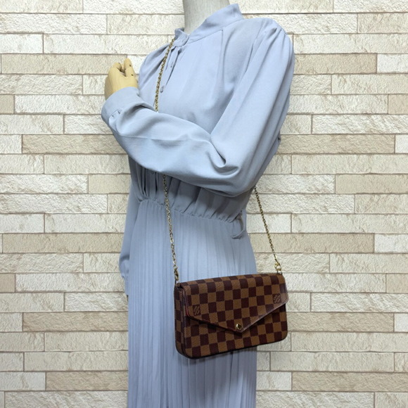 LOUIS VUITTON Brown Damier Canvas Pochette Shoulder Bag - Picture 2 of 7